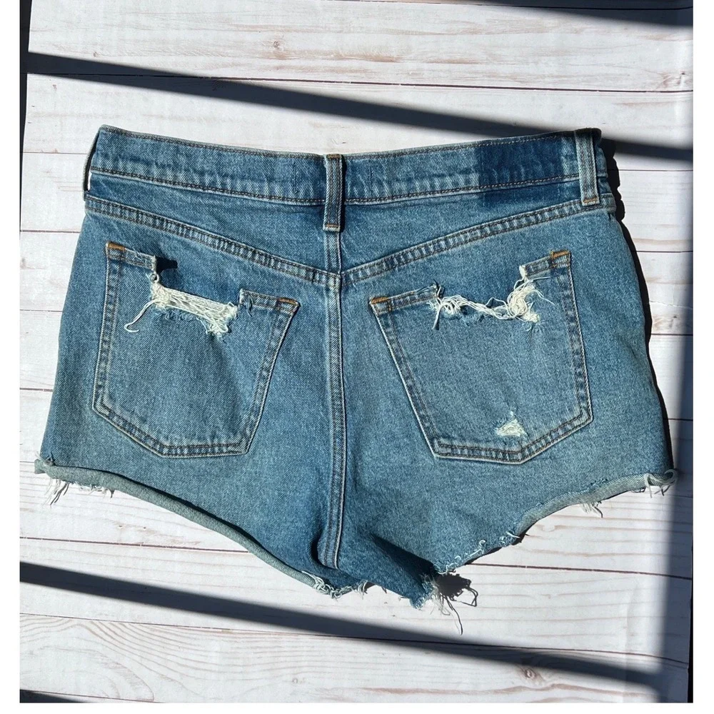 Abercrombie & Fitch Mom Shorts Womens Blue Distressed Mid Rise Size 28|6 Boho